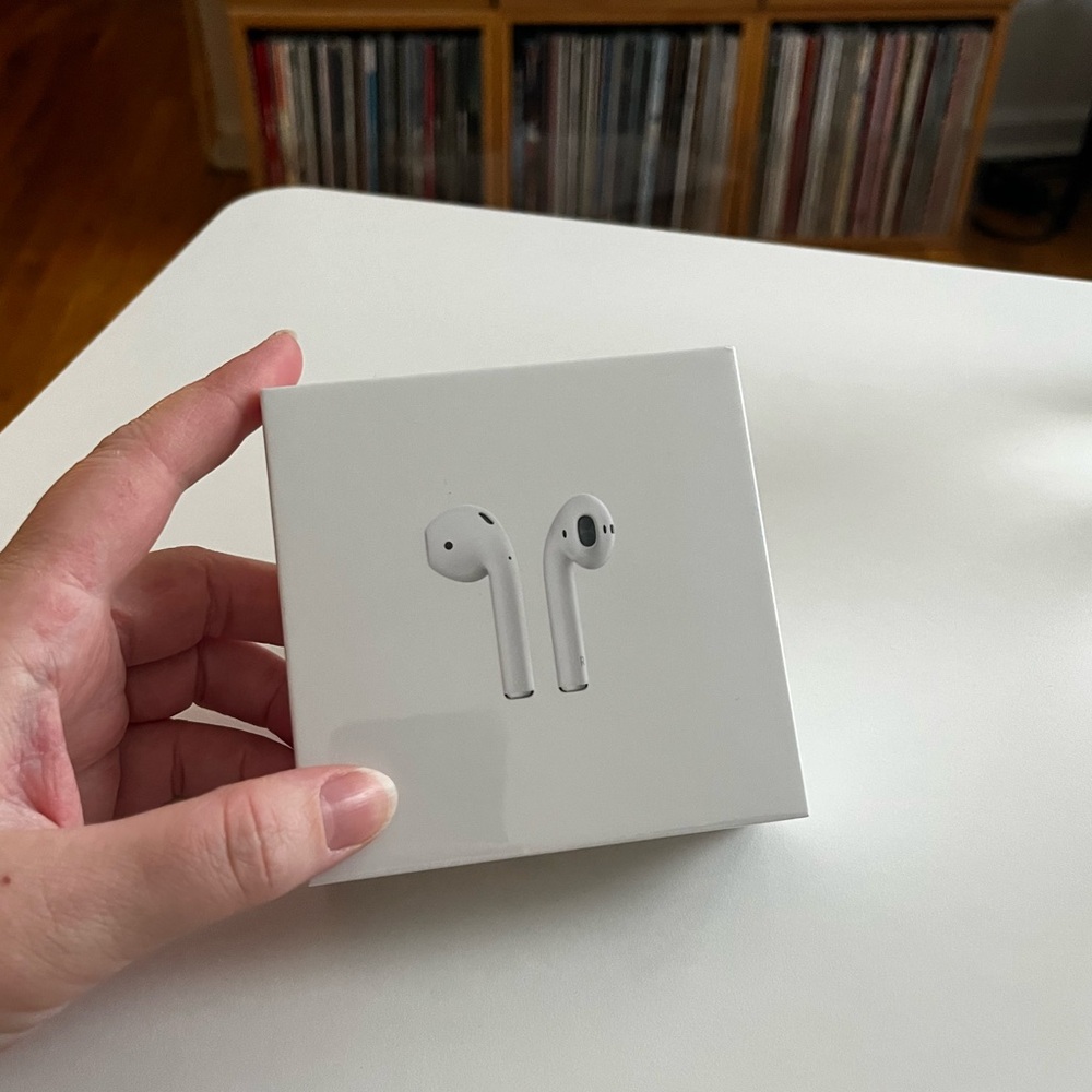 Apple AirPods (2nd Gen)